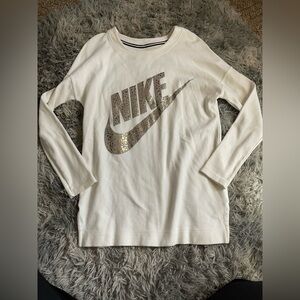 Nike Long Sleeve White Shirt Women’s Small – Metallic Gold Polka Dot Logo